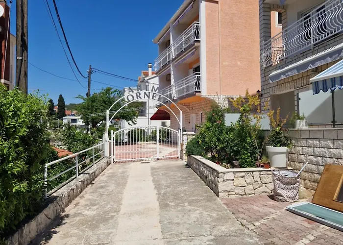 Apartment Cornelia By The Sea Okrug Gornji, Ciovo