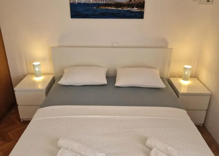 Apartment Cornelia By The Sea Okrug Gornji, Ciovo Trogir