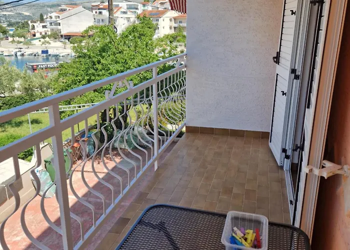 Apartment Cornelia By The Sea Okrug Gornji, Ciovo Trogir
