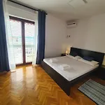 Apartment Cornelia By The Sea Okrug Gornji, Ciovo