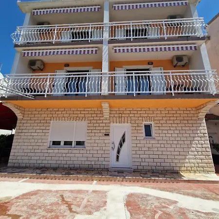 Cornelia By The Sea Okrug Gornji, Ciovo