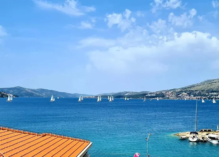 Apartment Cornelia By The Sea Okrug Gornji, Ciovo *