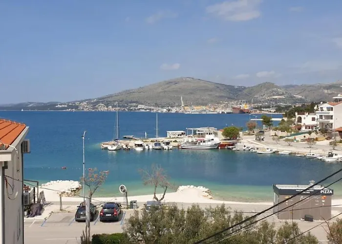 Apartment Cornelia By The Sea Okrug Gornji, Ciovo